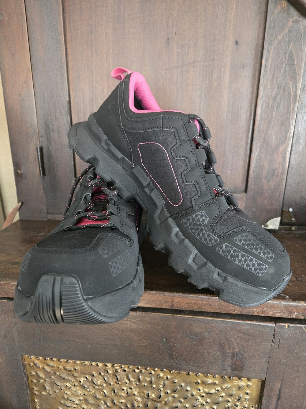 Timberland PRO Women's Black 9.5W Athletic Work Shoes with Composite Toe